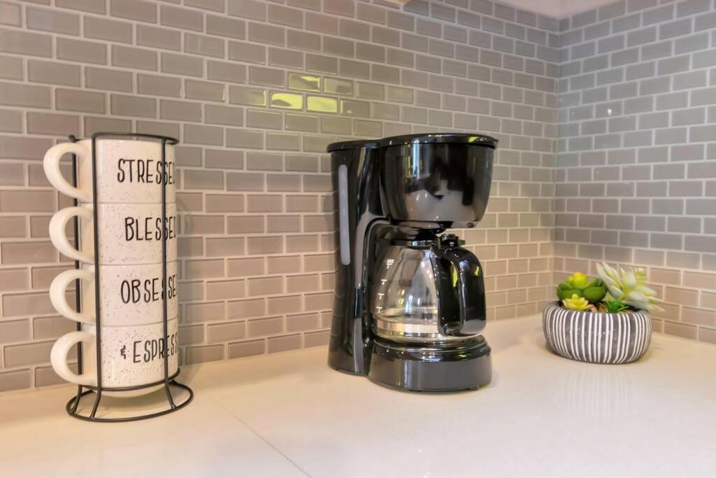 Penthouse Cool-Oasis-In-Houston-Rental Car Available-View-Great-Sleep Eksteriør bilde