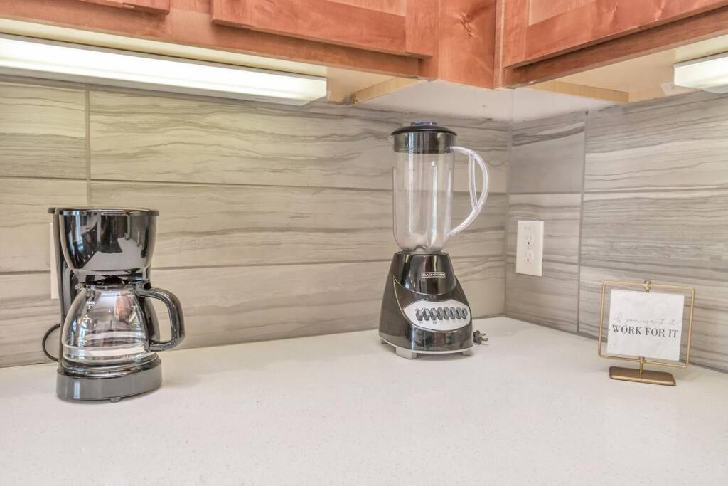 Penthouse Cool-Oasis-In-Houston-Rental Car Available-View-Great-Sleep Eksteriør bilde